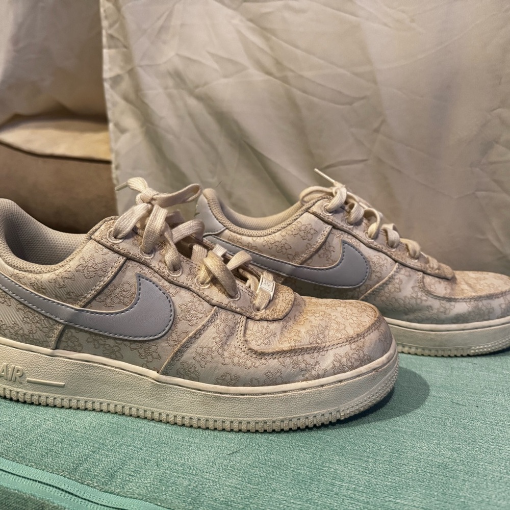 Nike Air Force 1 Beige Sneakers